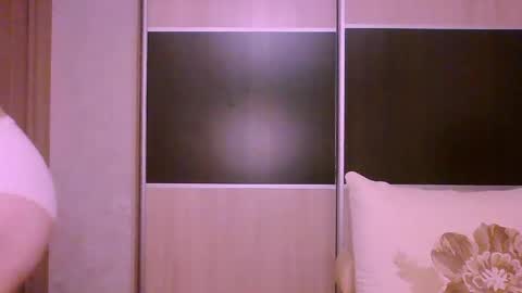 Snapshot of roxxywharton chatting on June 4, 11:49 am Roxxy Wharton online show from June 4, 11:49 am