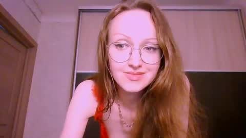Snapshot of roxxywharton chatting on June 10, 12:37 pm Roxxy Wharton online show from June 10, 12:37 pm