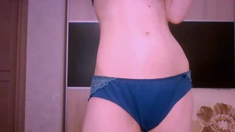Snapshot of roxxywharton chatting on June 14, 11:56 am Roxxy Wharton online show from June 14, 11:56 am