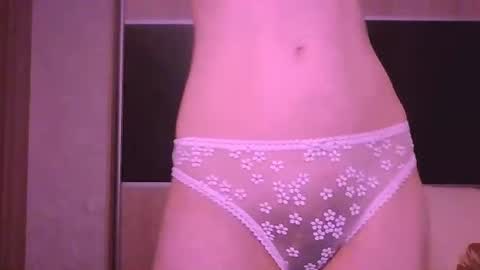 Snapshot of roxxywharton chatting on July 16, 11:27 am Roxxy Wharton online show from July 16, 11:27 am