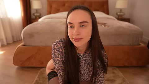 Snapshot of roxy_blue_eyed_ chatting on April 10, 10:53 am Im Roxy ntmu online show from April 10, 10:53 am