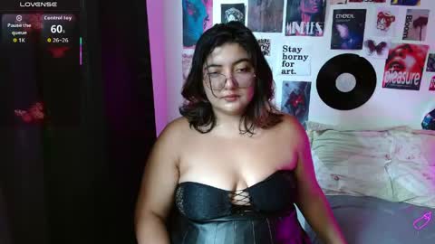 Snapshot of roxy_f_w chatting on April 27, 6:17 pm Roxana online show from April 27, 6:17 pm