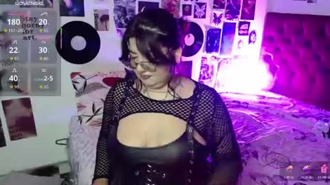 Snapshot of roxy_f_w chatting on July 28, 11:48 pm Roxana online show from July 28, 11:48 pm