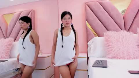 Snapshot of roxy_flame_ chatting on December 2, 11:37 am Roxy online show from December 2, 11:37 am