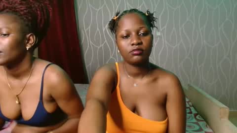 Snapshot of roxy_heather chatting on November 4, 11:04 pm Roxy online show from November 4, 11:04 pm