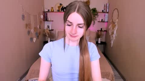 Snapshot of roxy_kisss chatting on April 22, 8:06 am Roxy online show from April 22, 8:06 am