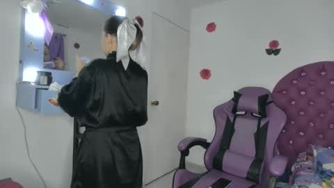 Snapshot of roxy_lu_07 chatting on March 3, 1:56 am Roxy online show from March 3, 1:56 am