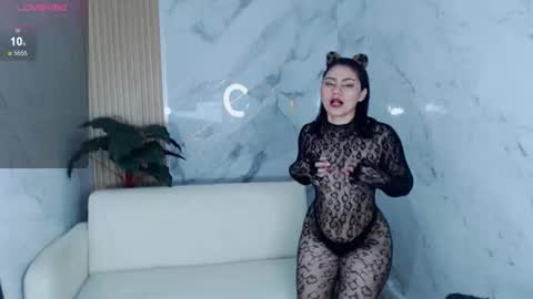 Roxy online show from March 8, 1:59 pm