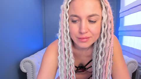 Roxy online show from December 10, 8:08 am