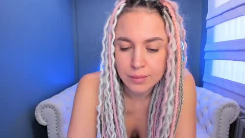 Roxy online show from December 19, 4:23 am