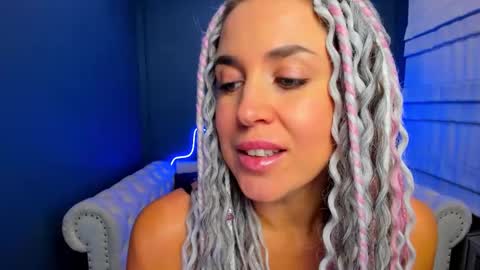 Roxy online show from October 17, 2:04 am