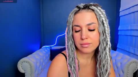 Snapshot of roxy_mars chatting on February 13, 1:23 am Roxy online show from February 13, 1:23 am