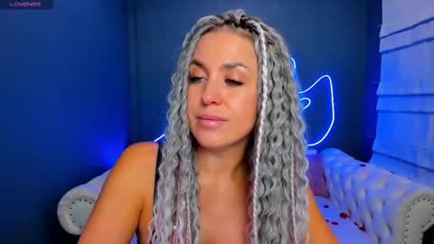 Snapshot of roxy_mars chatting on March 14, 1:23 am Roxy online show from March 14, 1:23 am