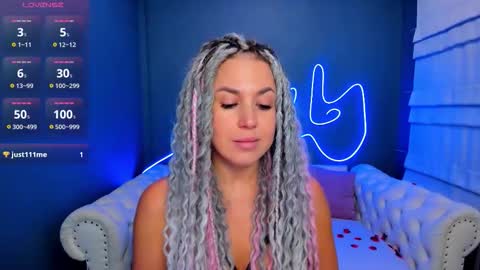 Snapshot of roxy_mars chatting on March 17, 1:21 am Roxy online show from March 17, 1:21 am