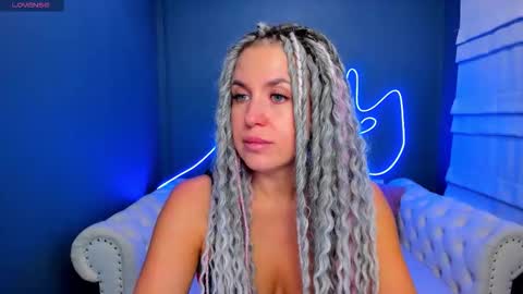 Snapshot of roxy_mars chatting on March 19, 1:42 am Roxy online show from March 19, 1:42 am