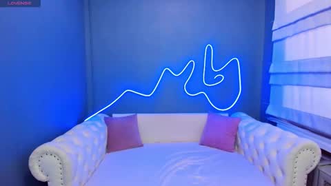 Snapshot of roxy_mars chatting on March 21, 8:19 am Roxy online show from March 21, 8:19 am