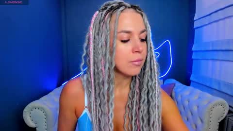 Snapshot of roxy_mars chatting on March 24, 2:05 am Roxy online show from March 24, 2:05 am