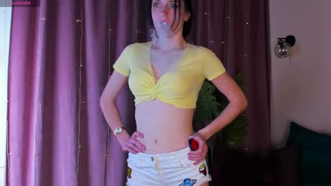 roxy_riot_ online show from February 6, 7:35 am