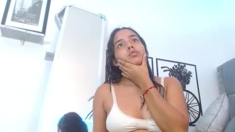 roxy_stone1 online show from February 8, 10:19 pm