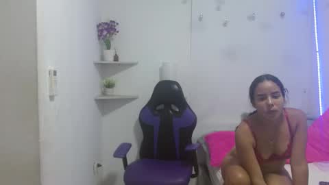 roxy_stone1 online show from March 10, 7:18 pm