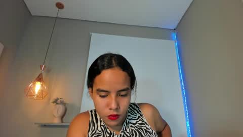 roxy_stone1 online show from June 22, 7:11 pm
