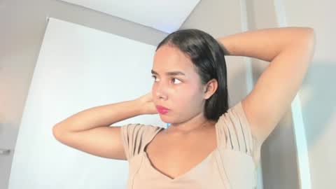 roxy_stone1 online show from July 15, 7:30 pm