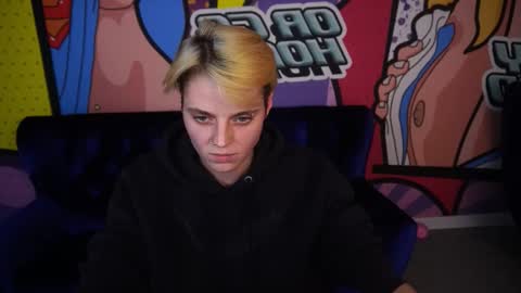 Snapshot of roxyflames chatting on December 5, 2:03 pm roxyflames online show from December 5, 2:03 pm