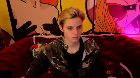 Snapshot of roxyflames chatting on December 15, 1:48 pm roxyflames online show from December 15, 1:48 pm