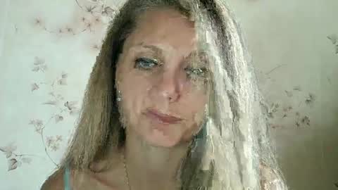 roxyfox18x01 online show from September 28, 9:25 am