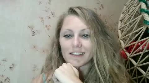 roxyfox18x01 online show from October 3, 8:06 pm