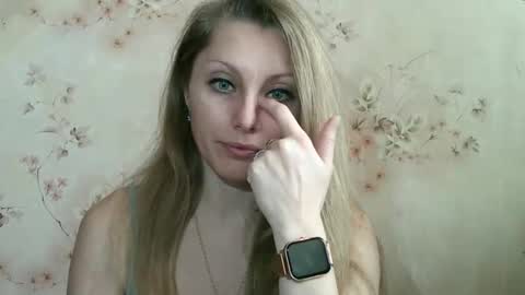 roxyfox18x01 online show from January 18, 10:08 am