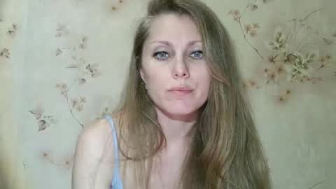 Snapshot of roxyfox18x01 chatting on April 15, 7:58 pm roxyfox18x01 online show from April 15, 7:58 pm