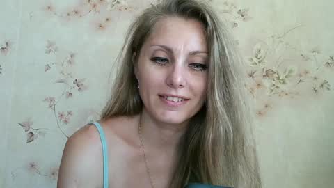 Snapshot of roxyfox18x01 chatting on July 28, 1:32 pm roxyfox18x01 online show from July 28, 1:32 pm