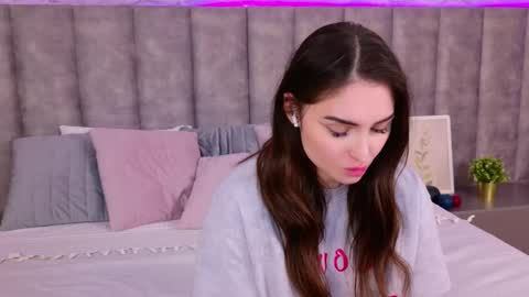 Roxy online show from February 20, 9:44 am