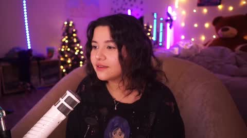 roxysuh online show from December 10, 12:38 pm