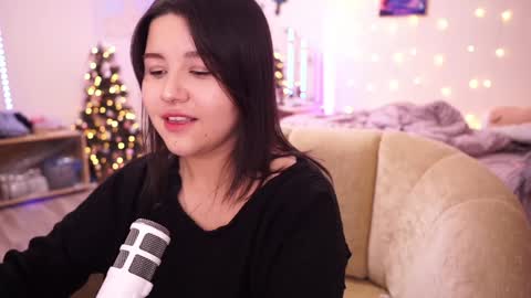 roxysuh online show from December 19, 11:29 am