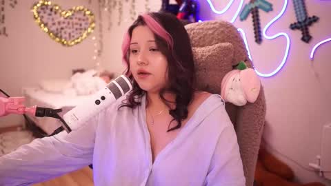 roxysuh online show from October 10, 8:13 am