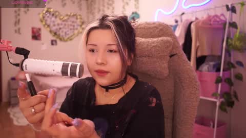 Snapshot of roxysuh chatting on February 15, 7:05 am roxysuh online show from February 15, 7:05 am