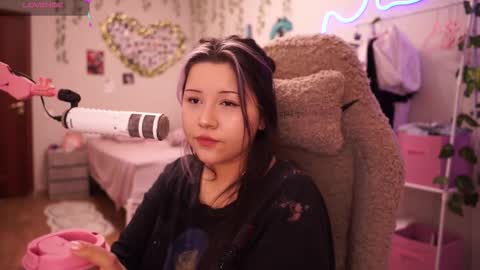 Snapshot of roxysuh chatting on February 19, 7:26 am roxysuh online show from February 19, 7:26 am