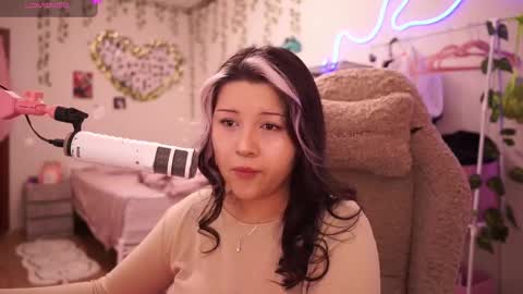 Snapshot of roxysuh chatting on February 21, 6:58 am roxysuh online show from February 21, 6:58 am