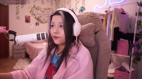 Snapshot of roxysuh chatting on March 2, 7:26 am roxysuh online show from March 2, 7:26 am