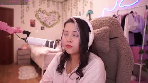 Snapshot of roxysuh chatting on March 5, 7:26 am roxysuh online show from March 5, 7:26 am