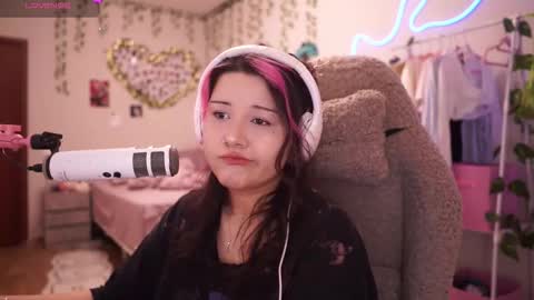 Snapshot of roxysuh chatting on March 27, 7:25 am roxysuh online show from March 27, 7:25 am