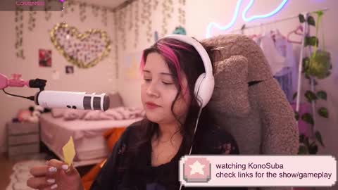 Snapshot of roxysuh chatting on March 27, 8:26 am roxysuh online show from March 27, 8:26 am