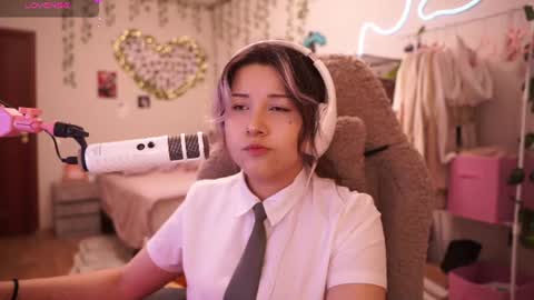 Snapshot of roxysuh chatting on June 28, 8:42 am roxysuh online show from June 28, 8:42 am