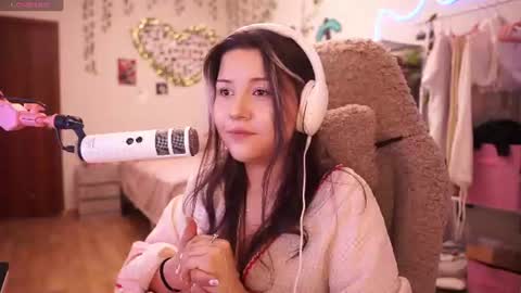 Snapshot of roxysuh chatting on July 10, 8:29 am roxysuh online show from July 10, 8:29 am