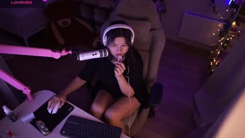 Snapshot of roxysuh chatting on July 31, 9:30 am roxysuh online show from July 31, 9:30 am