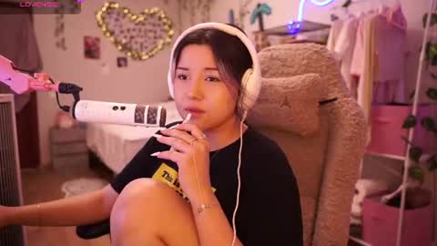 Snapshot of roxysuh chatting on August 2, 9:30 am roxysuh online show from August 2, 9:30 am
