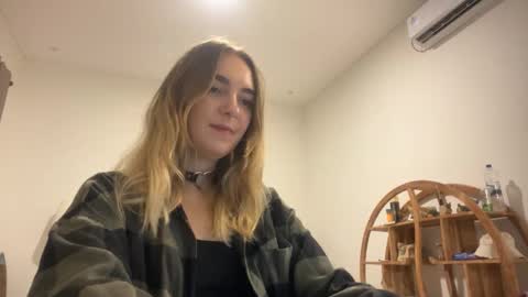 Snapshot of roxysweetdream chatting on March 15, 5:30 pm Roxy online show from March 15, 5:30 pm