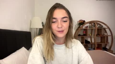 Roxy online show from May 8, 12:32 pm